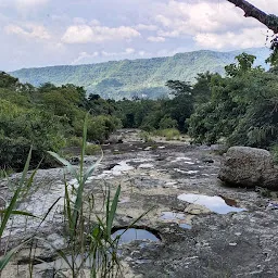 Vaipuanpho falls Initial picnic point