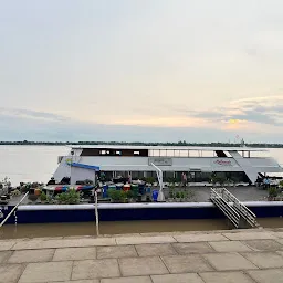 Varanasi Cruise