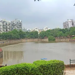 Vastrapur Lake