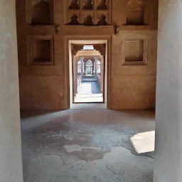 Veer Singh Palace