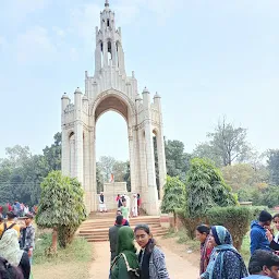 Victoria Memorial : Company Garden Allahabad