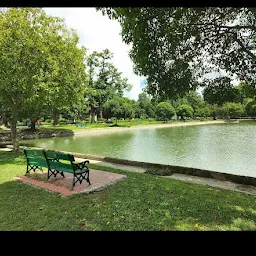 Victoria Memorial Western Pond