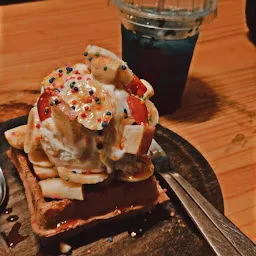 #Waffles Town Cafe