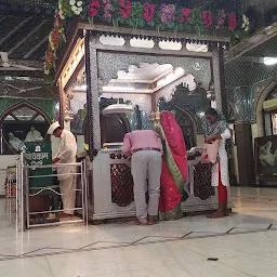 Waki Dargah