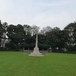 War Cemetary, Dewlahlane