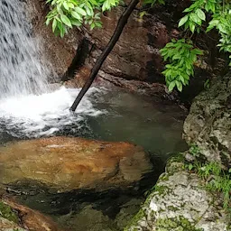 Waterfall and natural bath tub