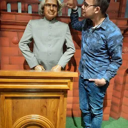 Wax statue , Thunder World, Ooty