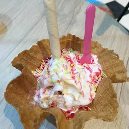 Whirly Ice-cream parlour