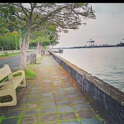 Willingdon island Park Walkway