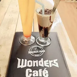 Wonders Café