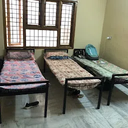 YAARI LADIES HOSTEL