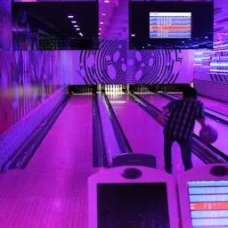 YAHOOOO Game Zone - Best Game Zone Ahmedabad. Best Bowling Alley/9D cinema/Horror House Ahmedabad