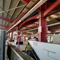 Yamuna Bank Metro Station