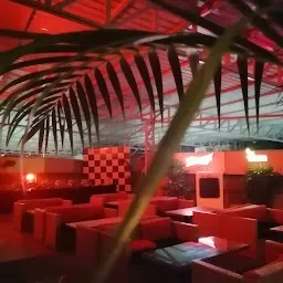 Zinq - The Club Lounge